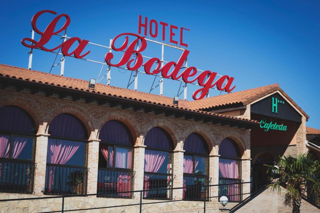 Hotel La Bodega La Almunia de Dona Godina Bagian luar foto