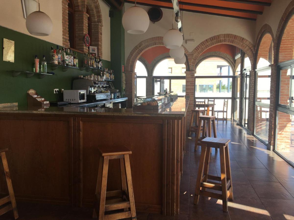 Hotel La Bodega La Almunia de Dona Godina Bagian luar foto