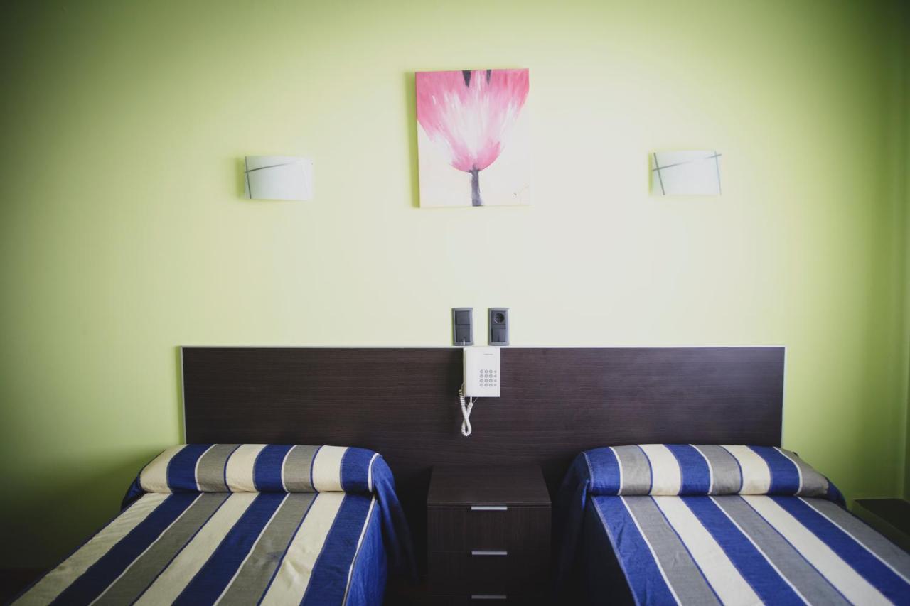 Hotel La Bodega La Almunia de Dona Godina Bagian luar foto