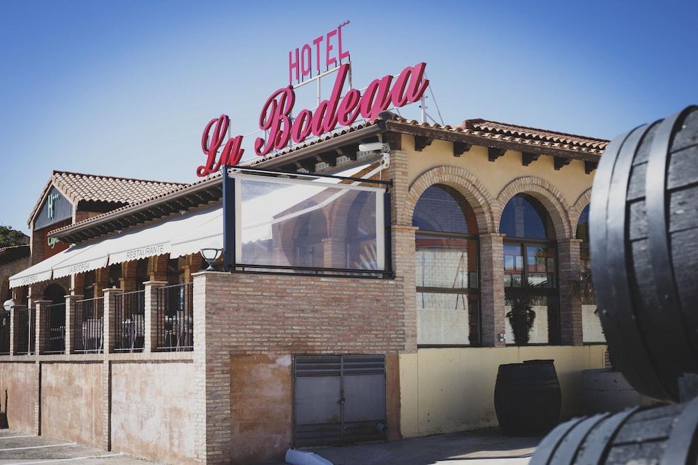 Hotel La Bodega La Almunia de Dona Godina Bagian luar foto
